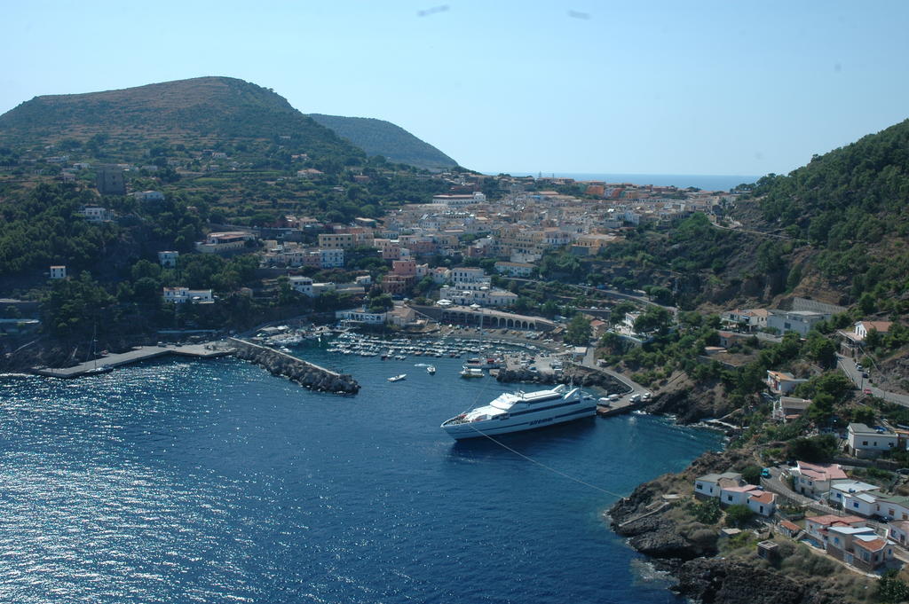 B&B Caserta Isola di Ustica ภายนอก รูปภาพ
