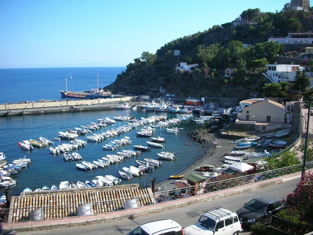 B&B Caserta Isola di Ustica ภายนอก รูปภาพ